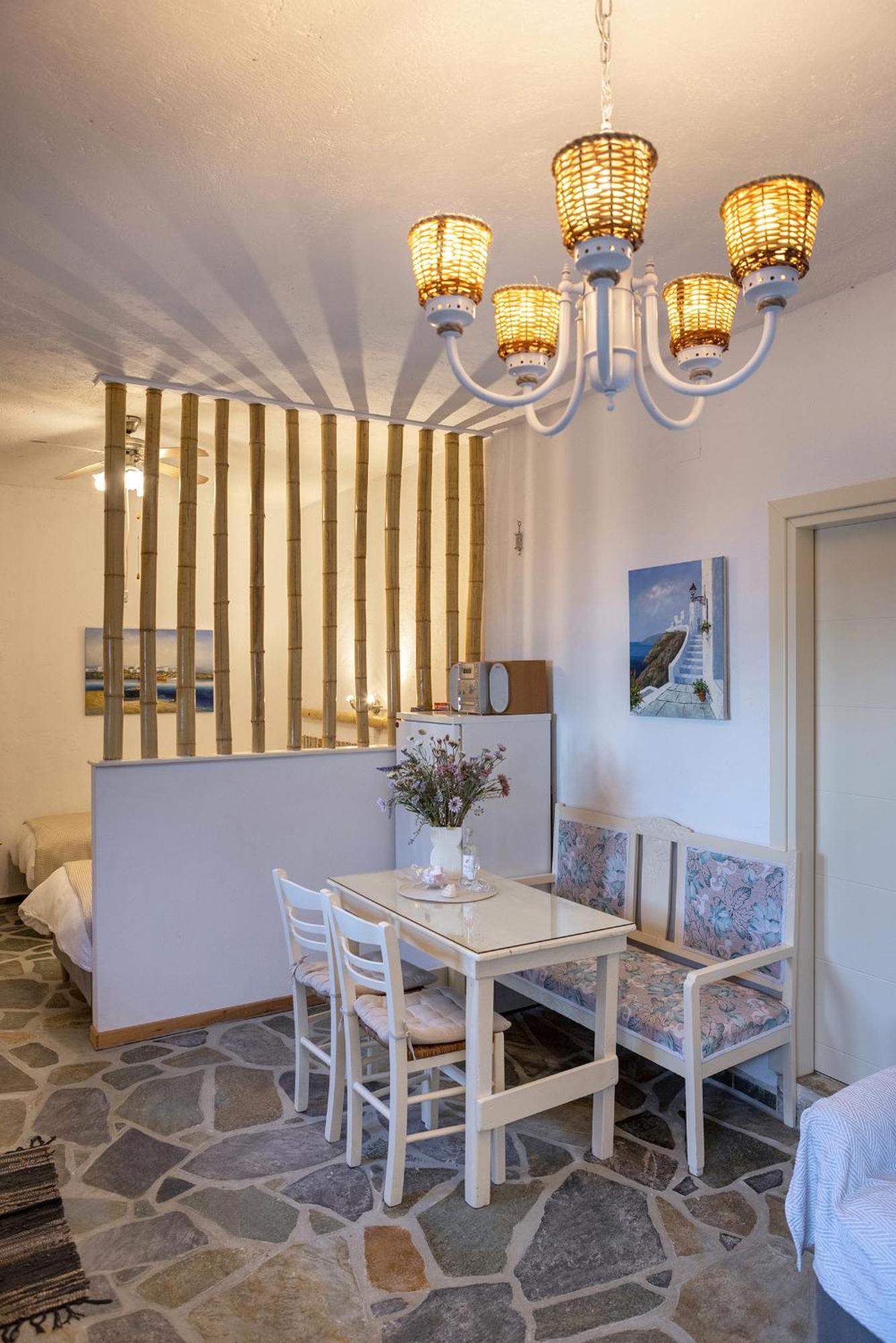 Aegean View - Seaside Apartment In Syros アゾリムノス エクステリア 写真